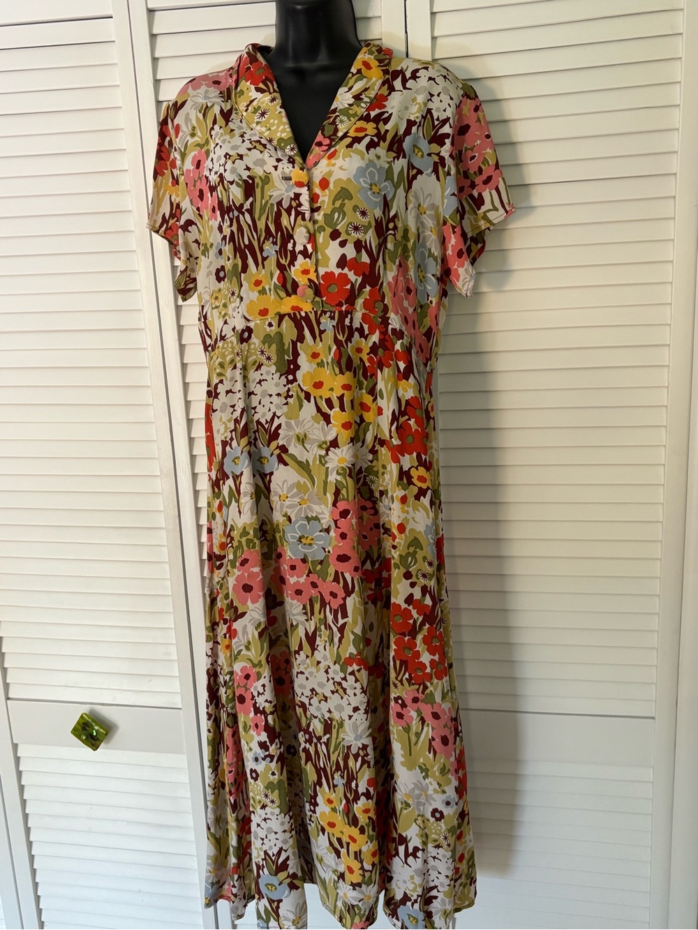 🌺 Loco Lindo Rayon crepe 40s style vibrant floral midi dress Sz M / L